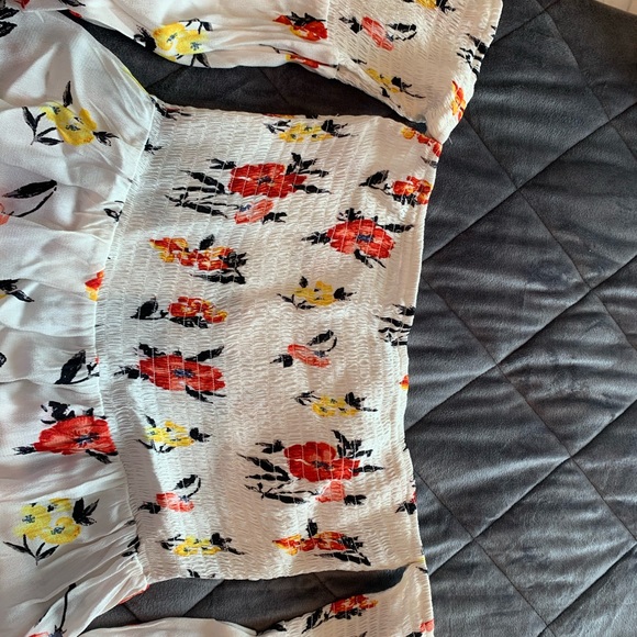 Off the shoulder short floral dress - Picture 3 of 3